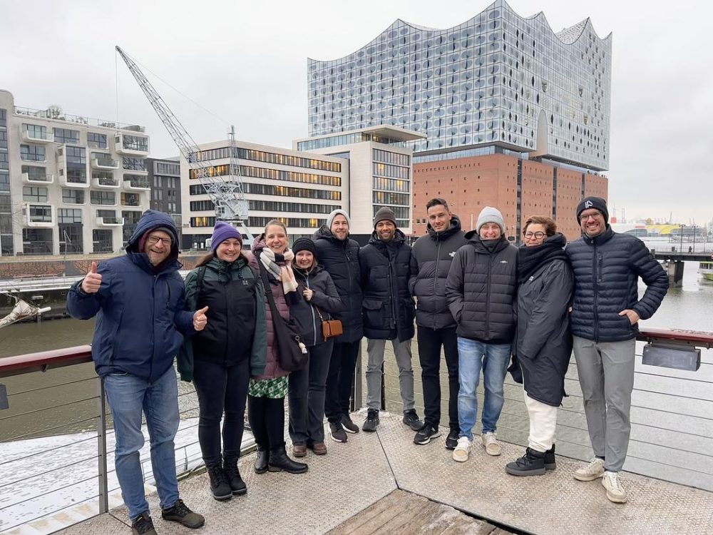 Scaling Circle Hamburg Mastermind — Gruppe vor der Elbphilharmonie